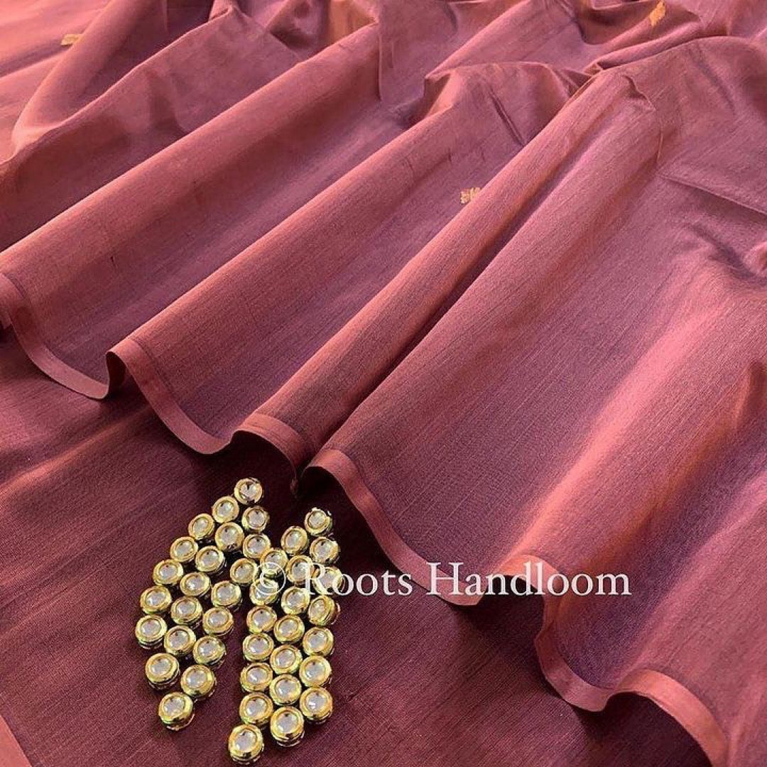 (Shop the look) Rust pink maheshwari saree with zari bootis all over