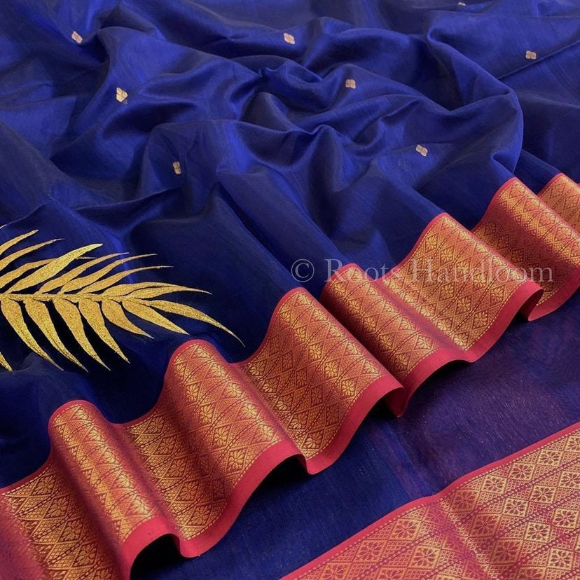 Dark blue and maroon Maheshwari saree with Zari pattern on Pallu