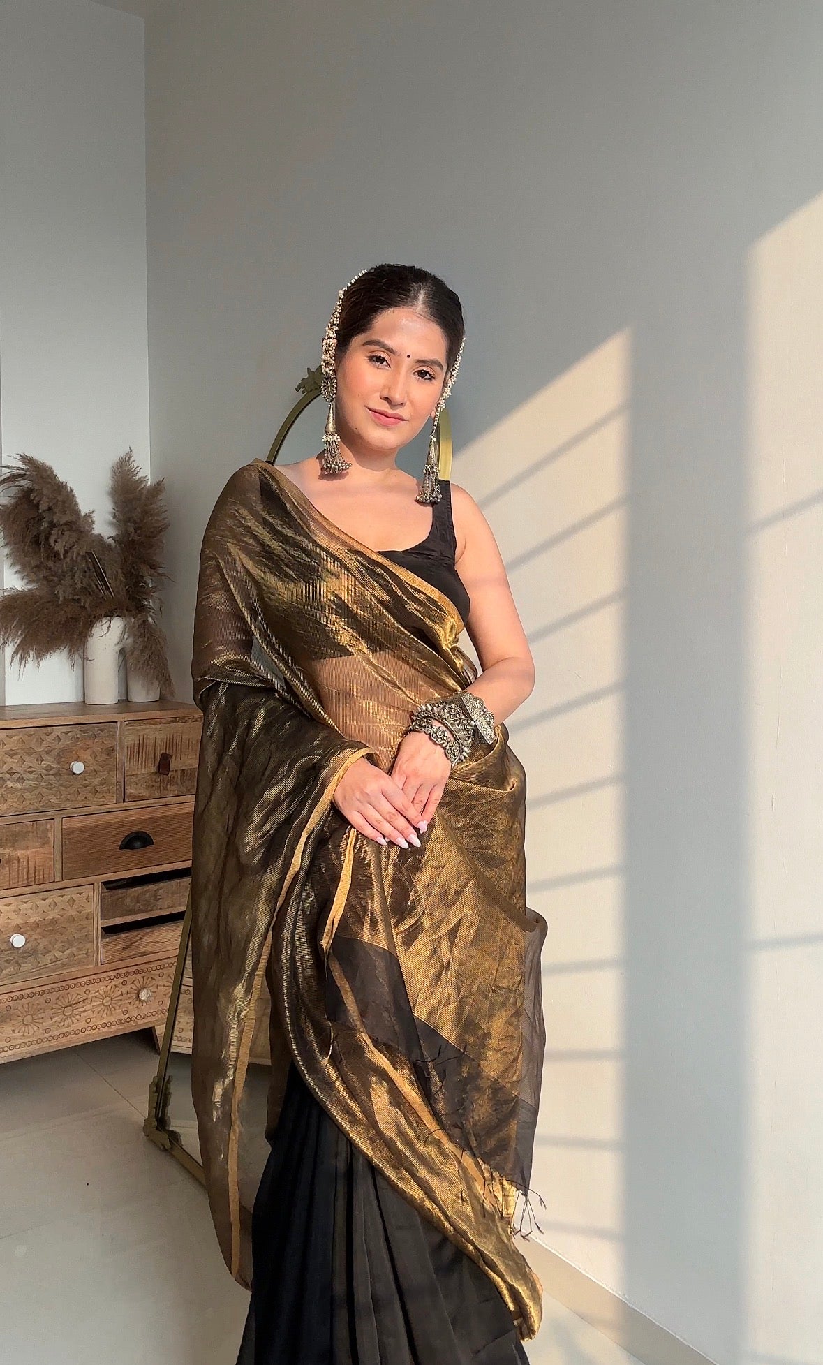 Buy BANARASI PATOLA Black With Gold Zari Weaved Banarasi Saree With Zari  Woven Floral Jal Pattern And Temple Border With Blouse Piece | Shoppers Stop