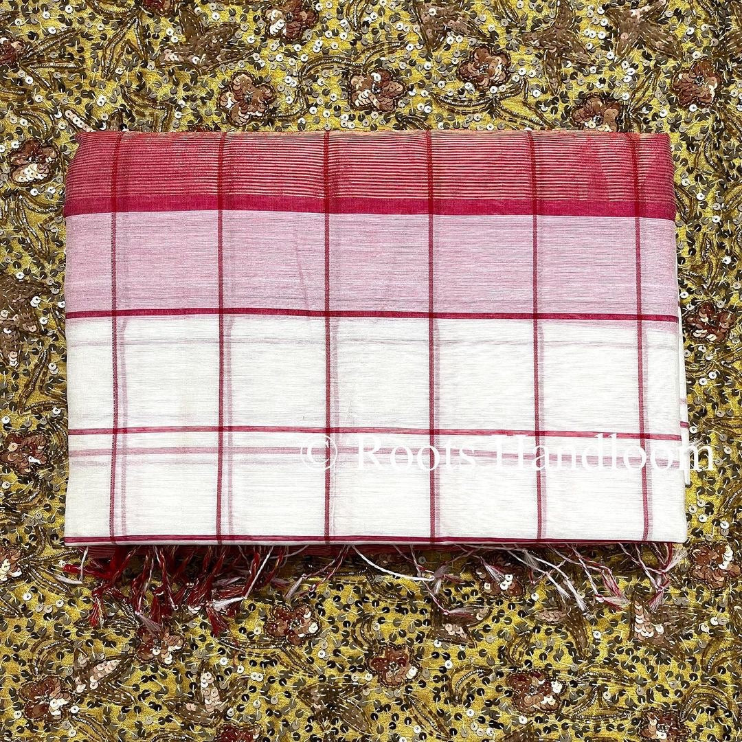 Off-white & red checkered maheshwari saree with zari pallu