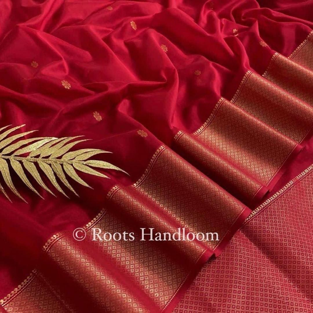 Red Maheshwari Saree with Flower Bootis all over