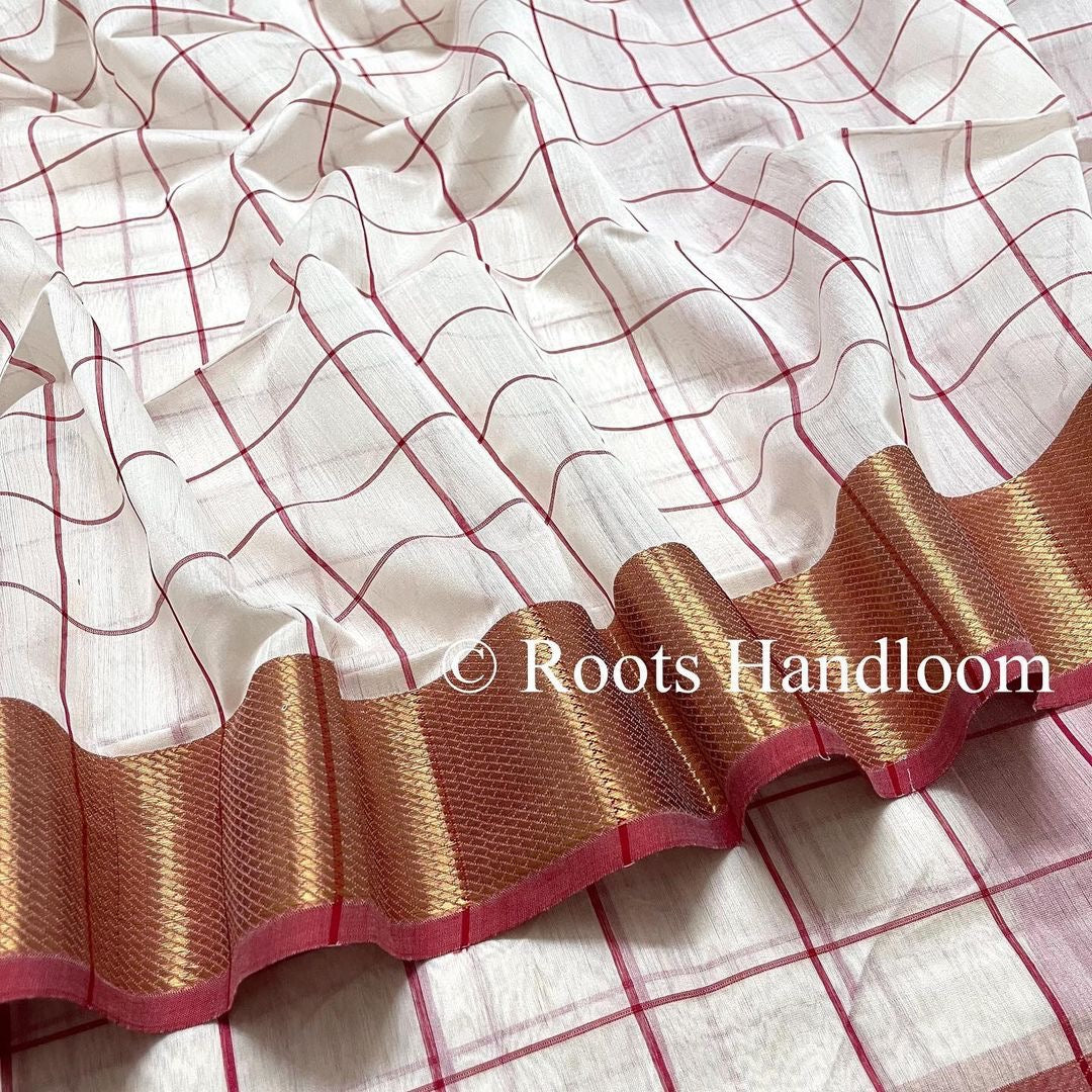 Off-white & red checkered maheshwari saree with zari pallu