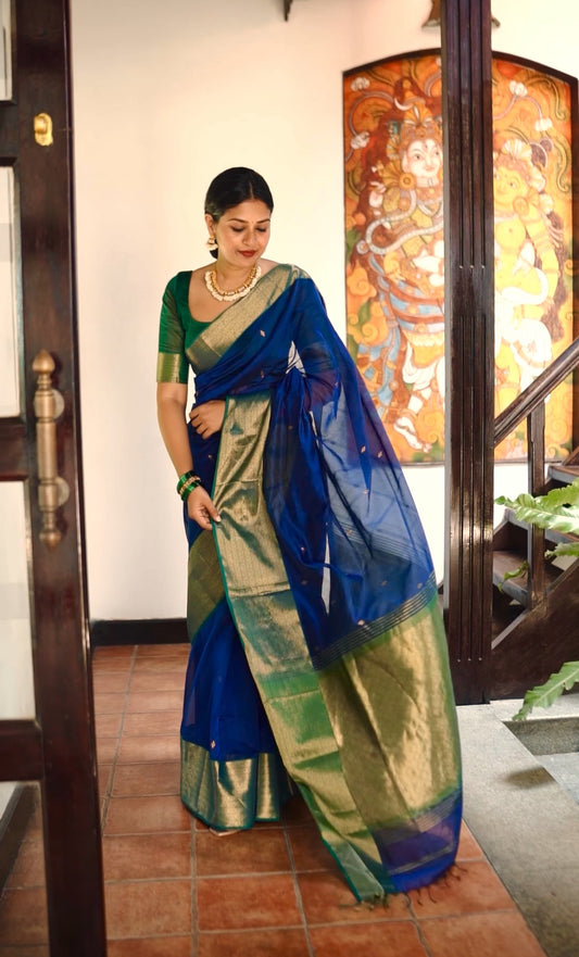 (Shop the look) Dark blue & green maheshwari saree with zari pattern on pallu