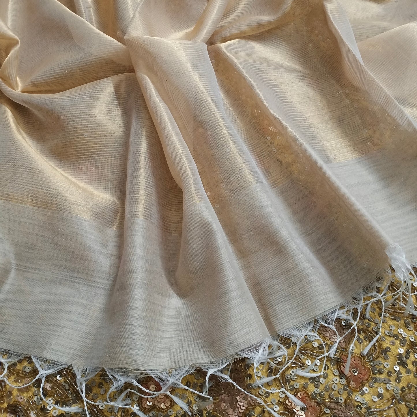 Light beige maheshwari dupatta with zari lines all over