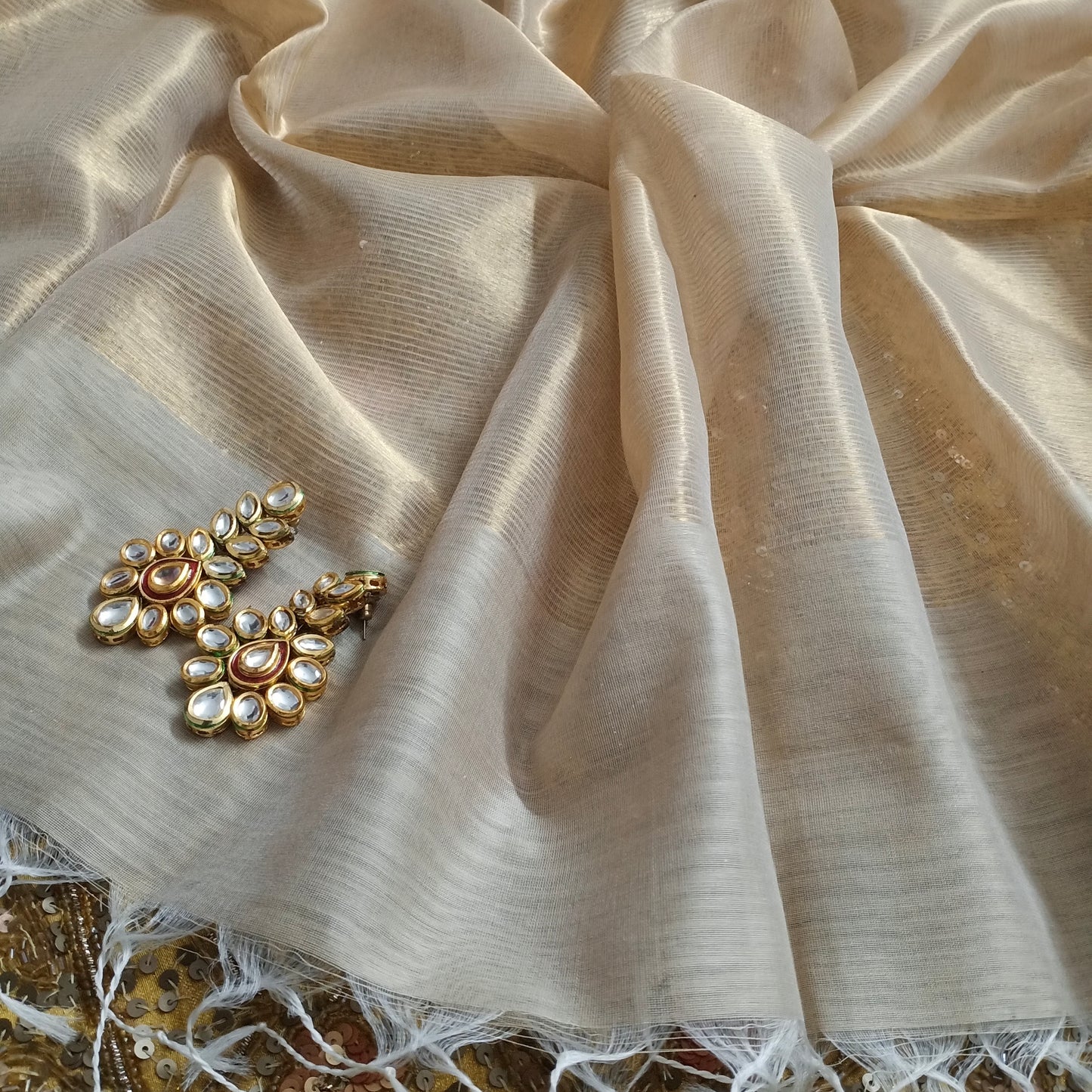 Light beige maheshwari dupatta with zari lines all over