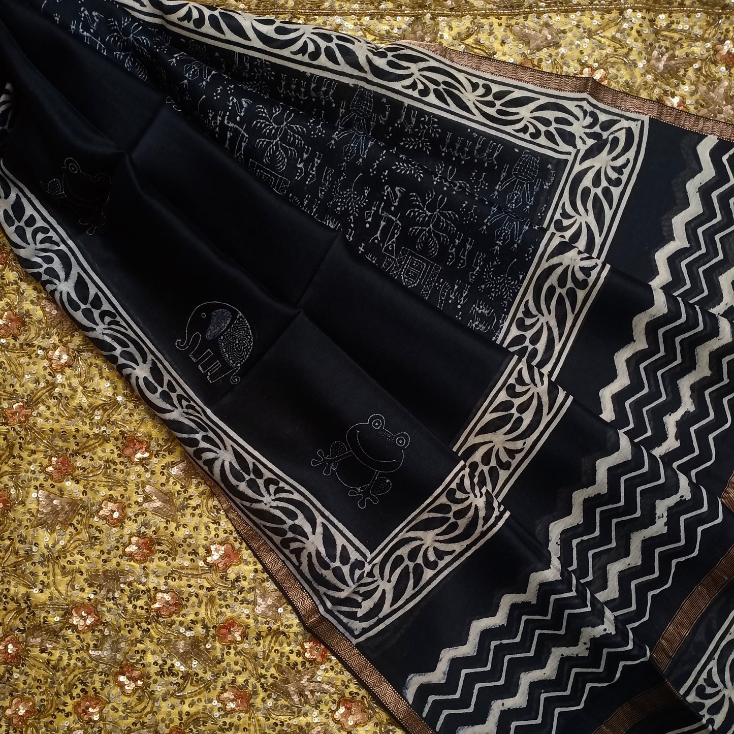 Black maheshwari dupatta with block print all over