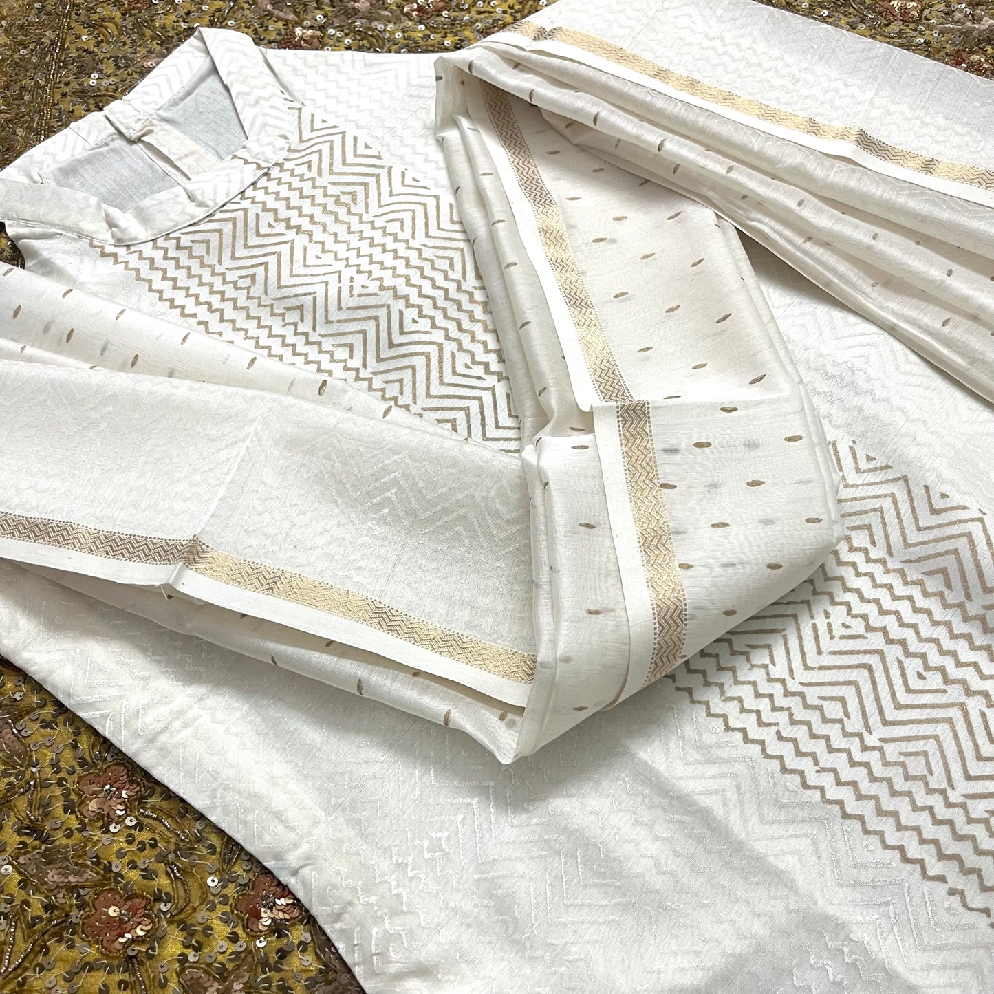 Off white maheshwari suit with block print all over