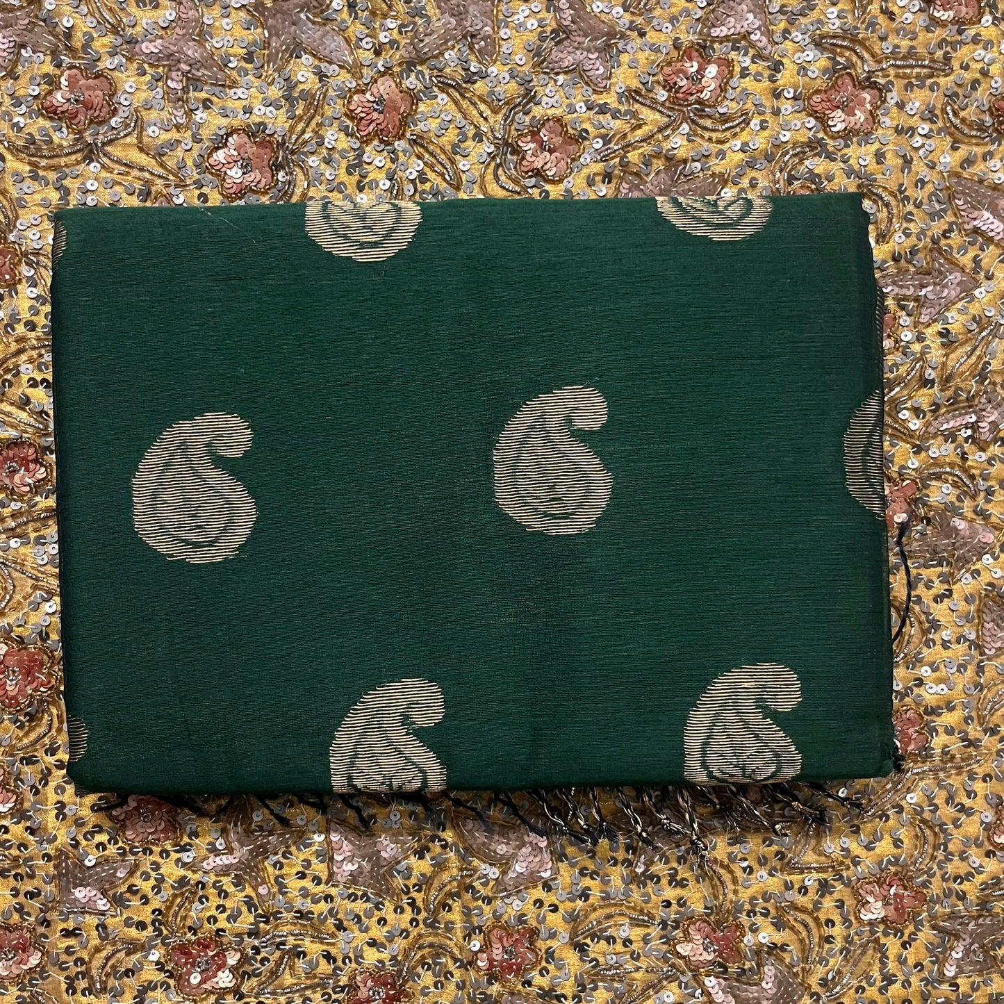 Green maheshwari saree with Paisley motifs on pallu