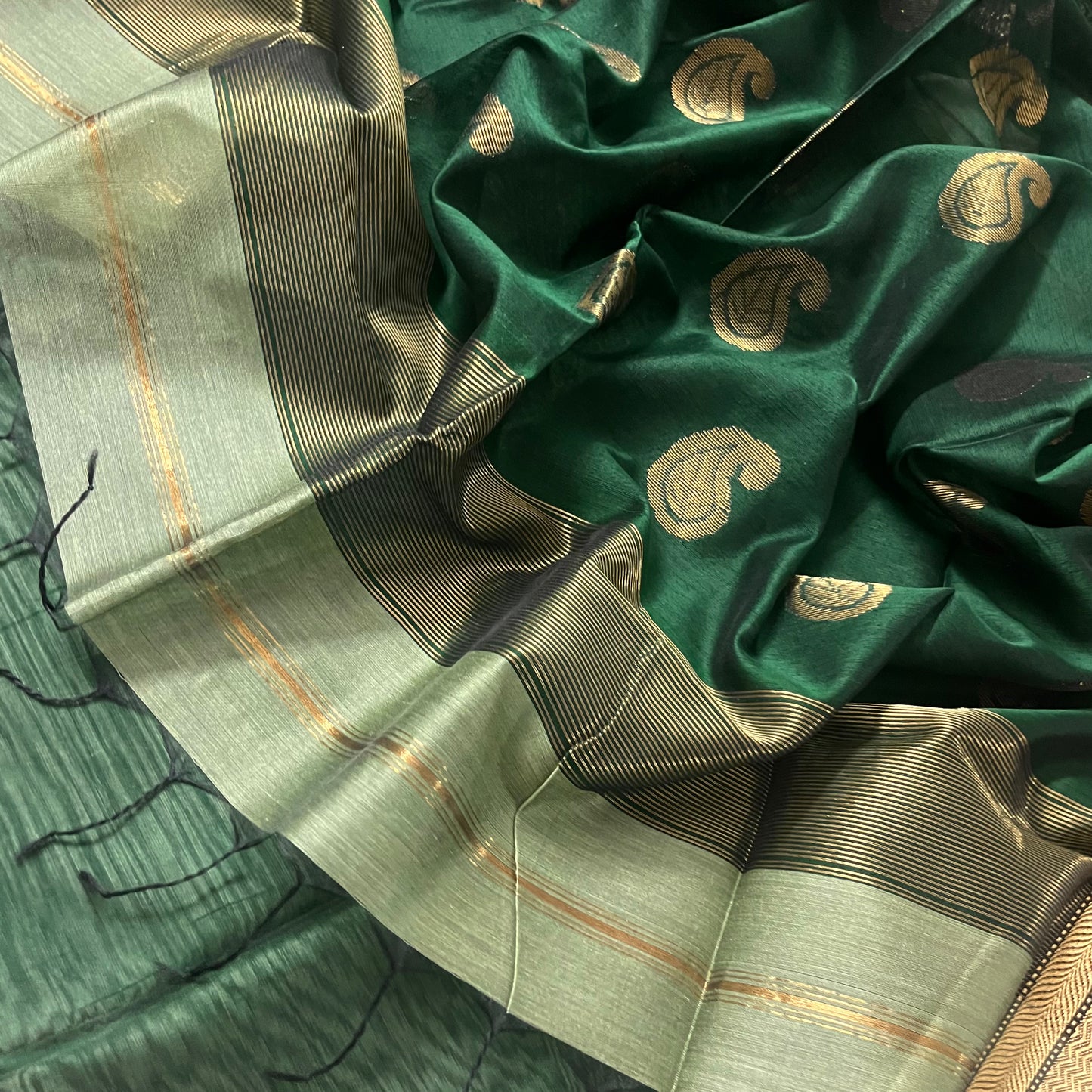 Green maheshwari saree with Paisley motifs on pallu