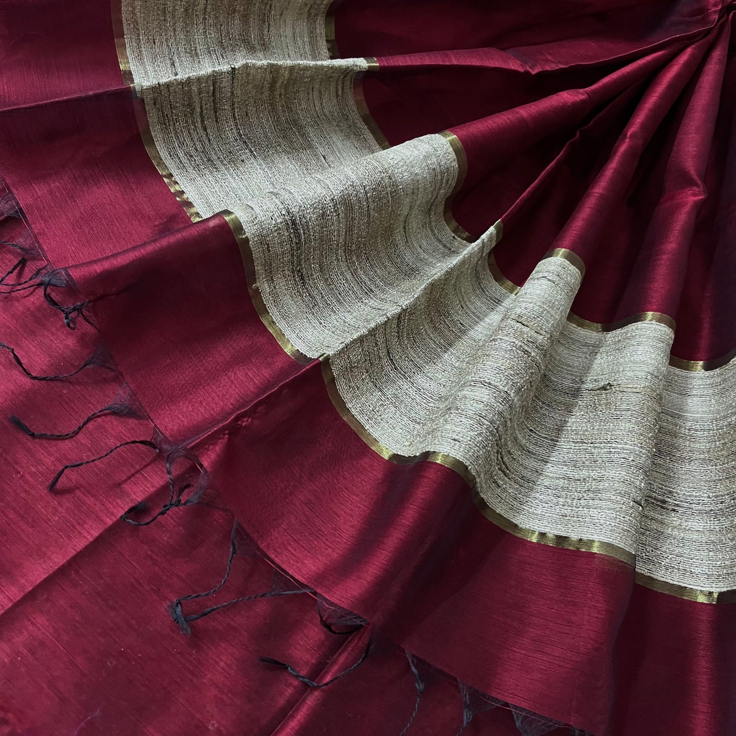 Deep maroon Maheshwari saree with jute Pallu